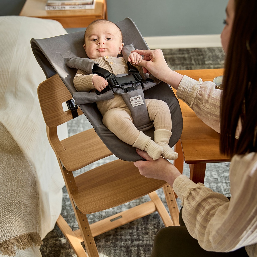 Newborn zitje voor eetstoel