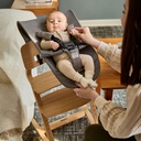 Newborn zitje voor eetstoel