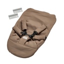 Newborn zitje voor eetstoel
