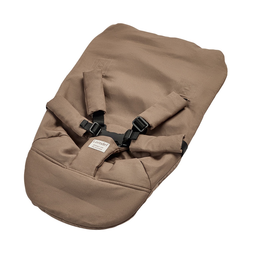 Newborn zitje voor eetstoel