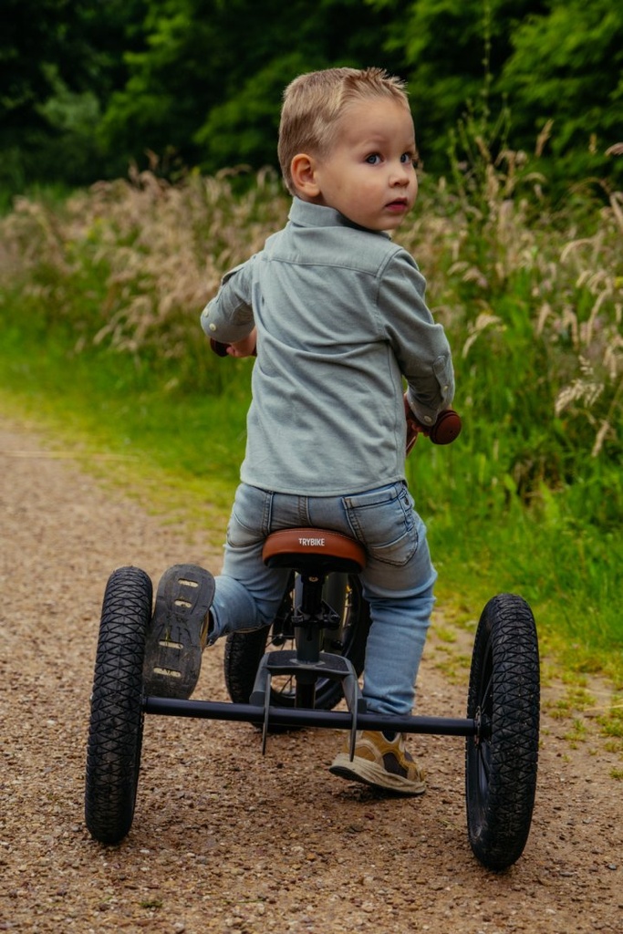 Trike Kit met zwarte banden – van loopfiets naar driewieler