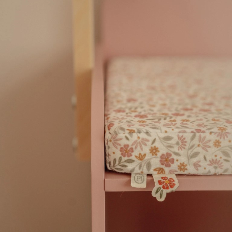 Houten poppencommode