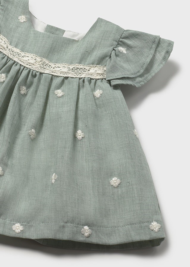 Geborduurde jurk met bloomer