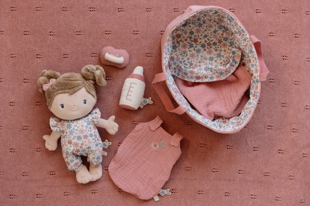 Babypop in mandje