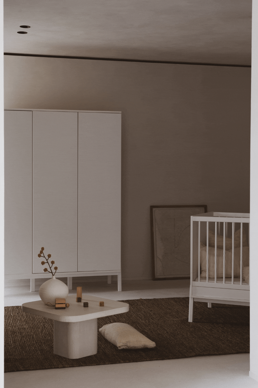 Kamer Ashi: Bed (140x70) + kast (3-deuren) + commode (cream) - toonzaalmodel (enkel afhaling)