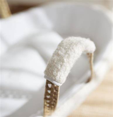 Wicker travel cradle