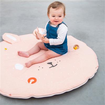 Play mat with arches