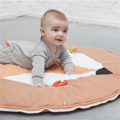 Play mat with arches