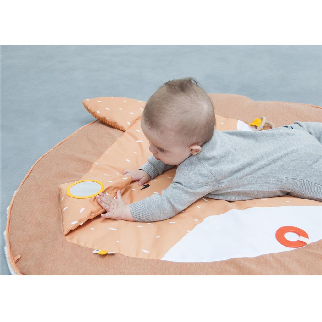 Play mat with arches