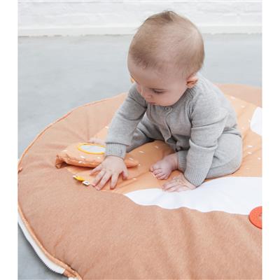 Play mat with arches