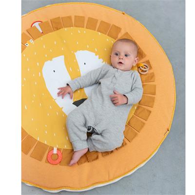 Play mat with arches