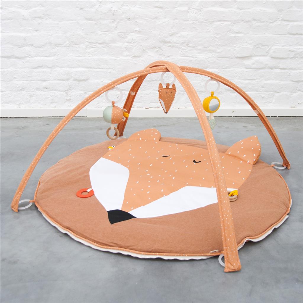 Play mat with arches