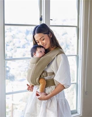 Baby carrier embrace