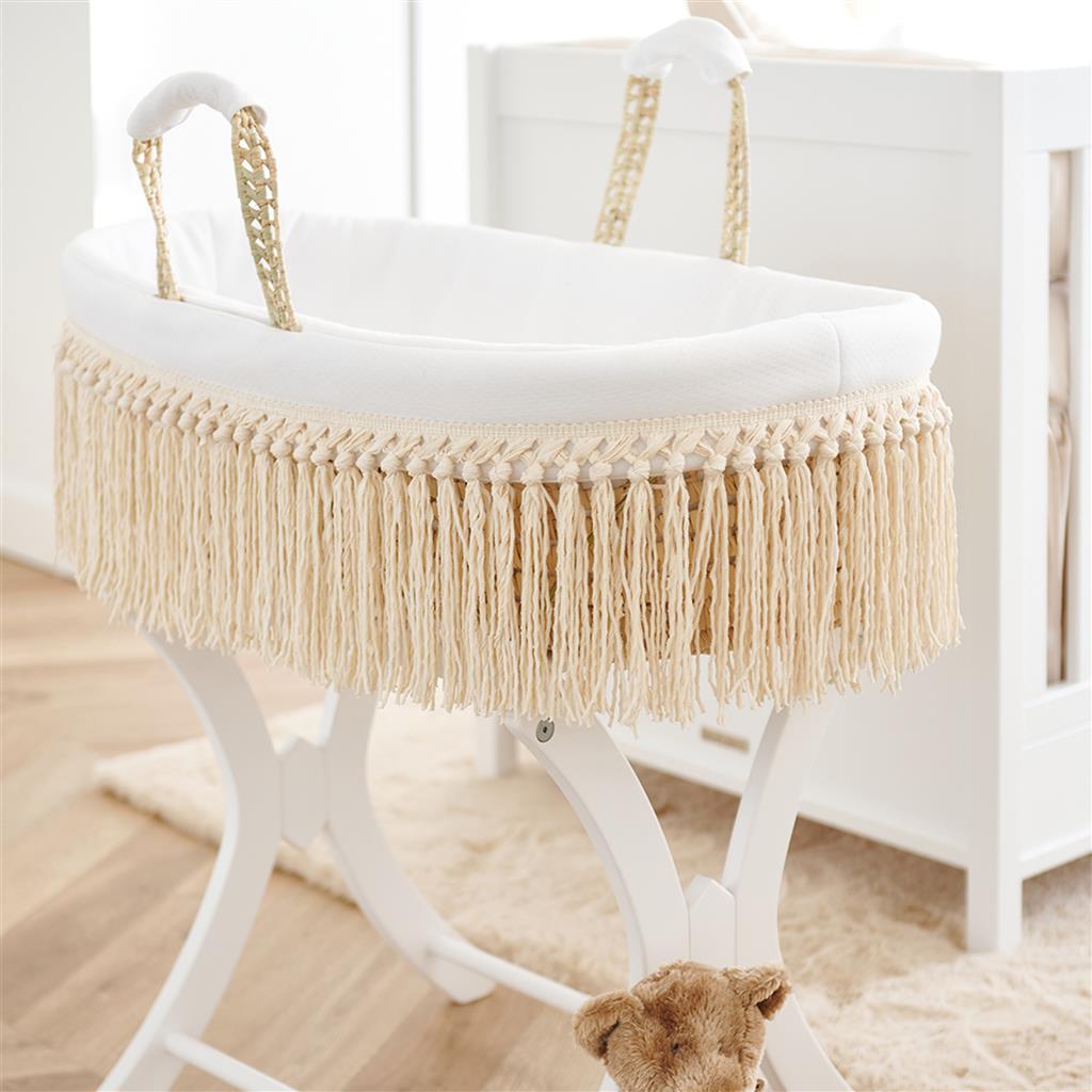 Wicker travel cradle