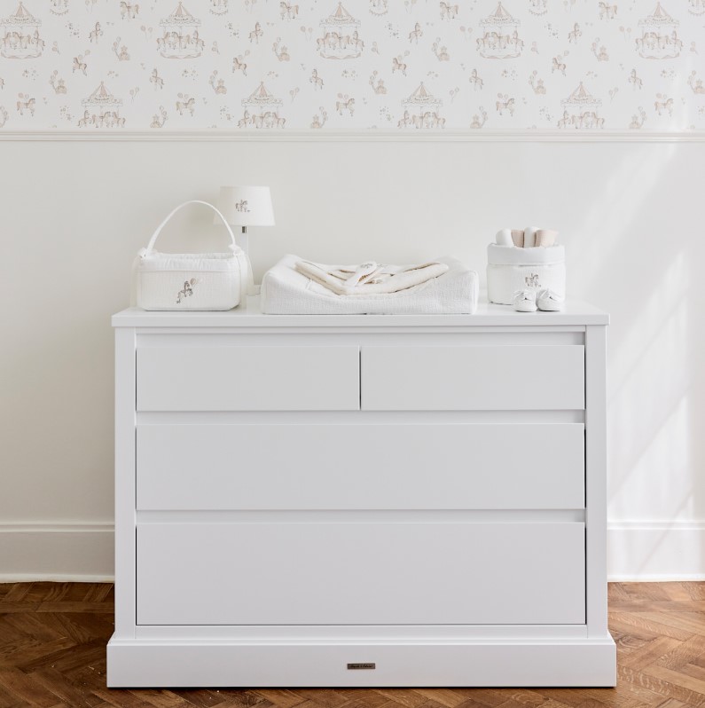 Dresser with 4 drawers Design