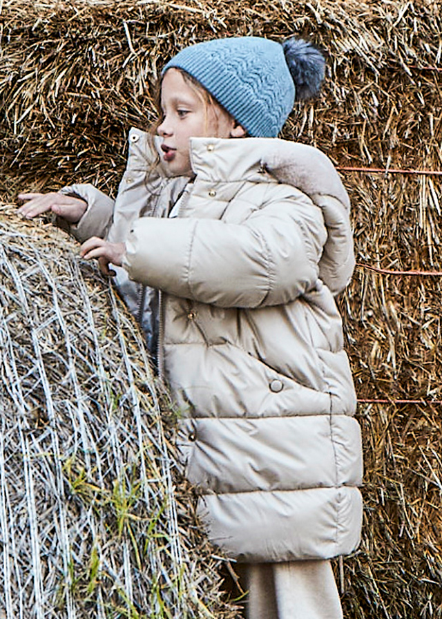 Lange gewatteerde kinderjas met afneembare faux fur capuchon