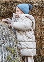 Lange gewatteerde kinderjas met afneembare faux fur capuchon