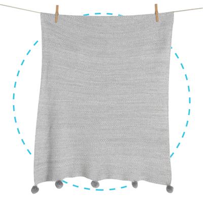 *Dekentje tricot ppom on the go (soft grey)