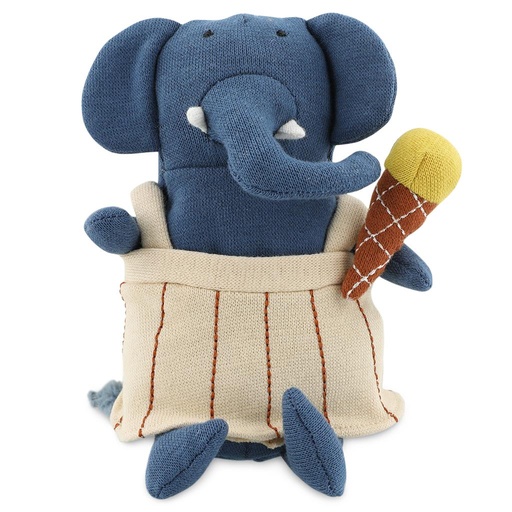 Le petit monde de la poupée mrs. elephant 