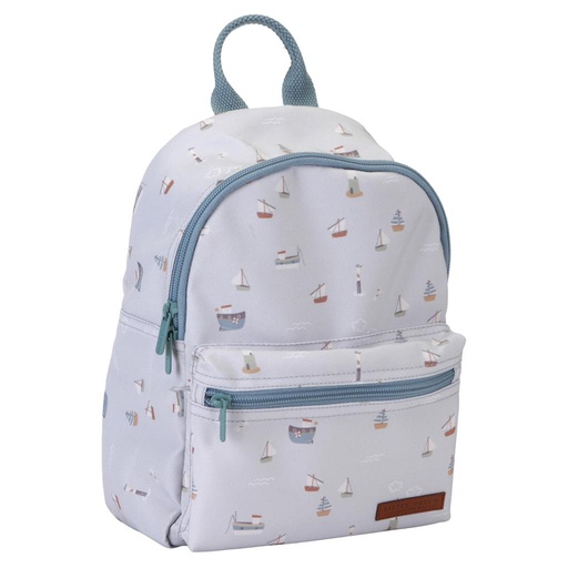 Backpack sailors bay