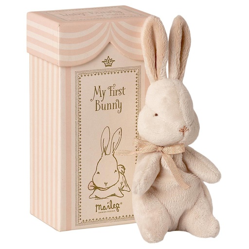 Câliner mon premier lapin rose poussiéreux